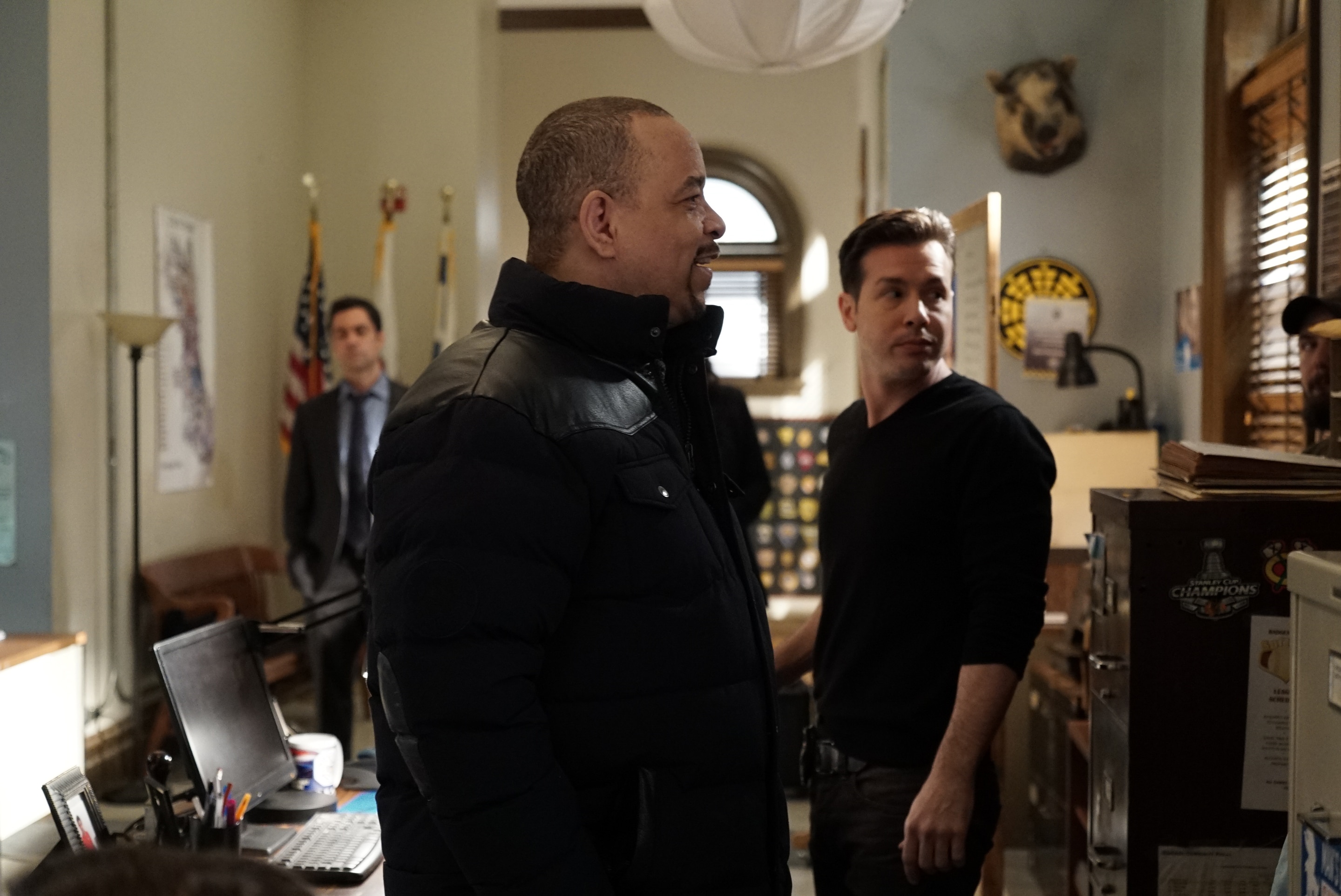 Chicago P.d. Season 2 Episode 20 Crossover Chicago P.D.: Behind the Scenes: The Number of Rats Photo: 2329371