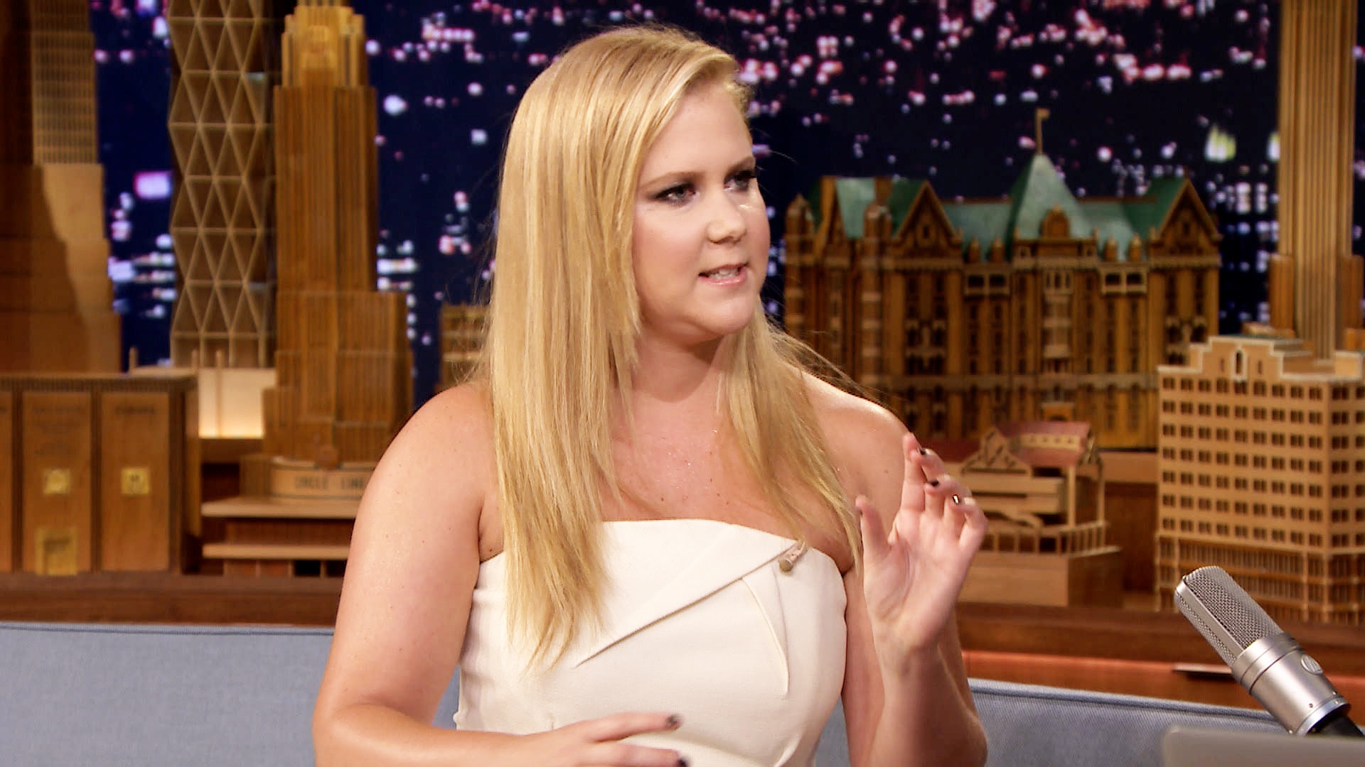 Watch The Tonight Show Starring Jimmy Fallon Interview Amy Schumer Sent A Sexual Prank Text To