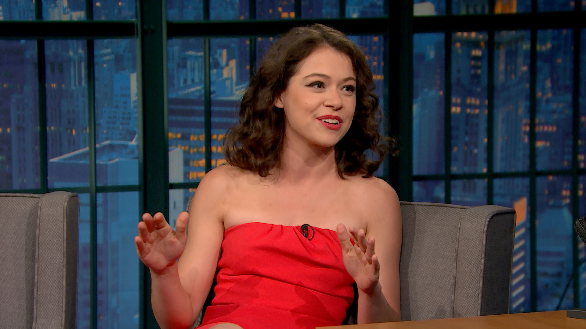 Watch Late Night With Seth Meyers Interview Tatiana Maslany On Playing Multiple Characters In
