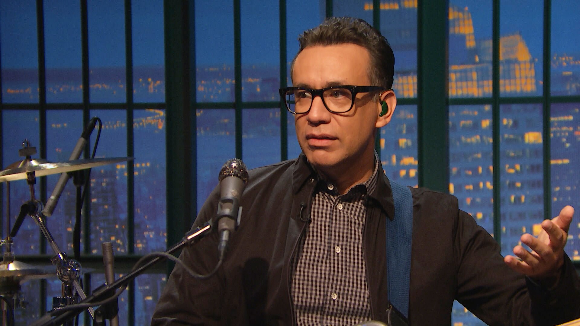 Watch Late Night With Seth Meyers Highlight Fred Armisens Extremely Accurate Tv Recaps The 2998