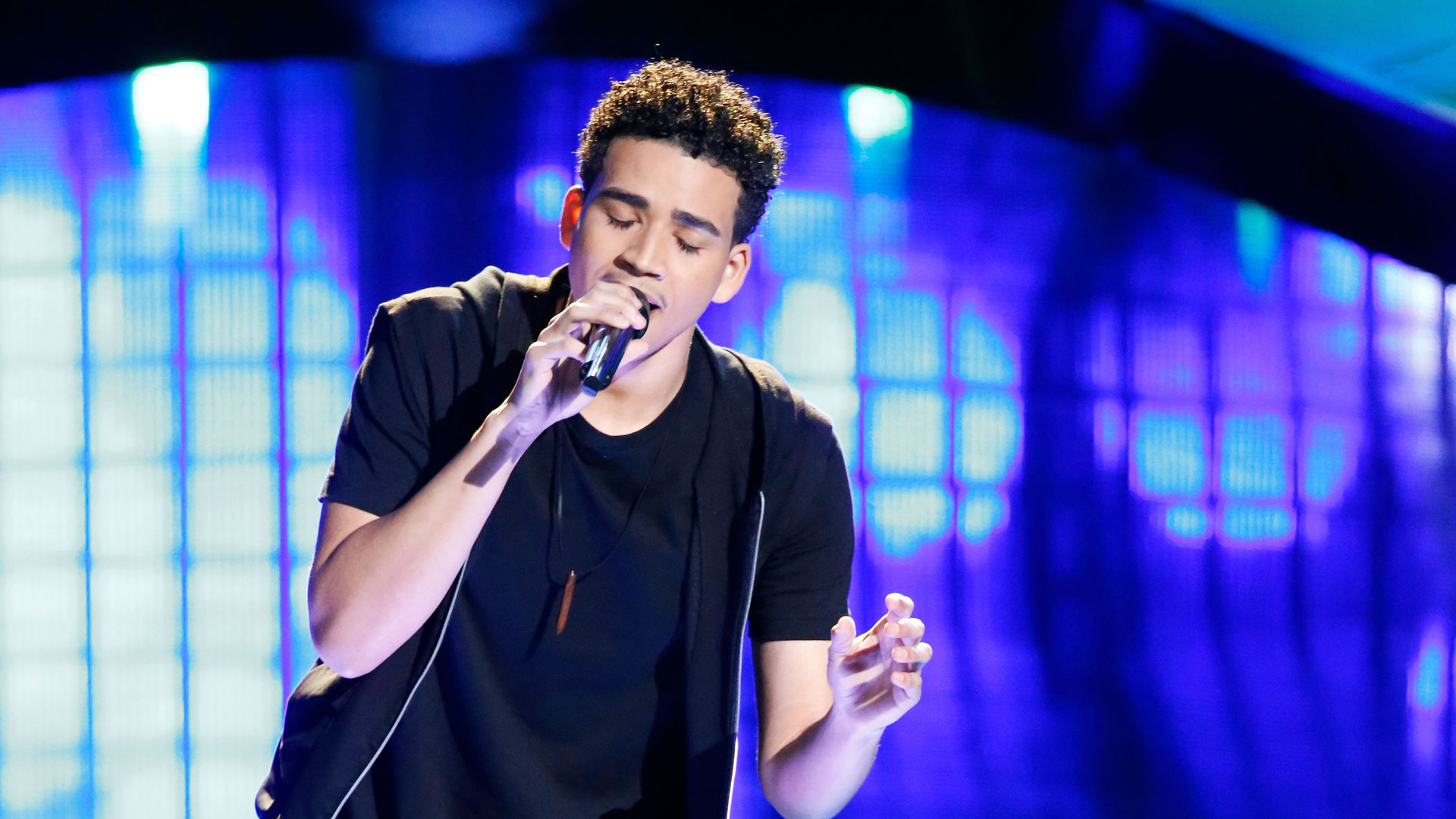Watch The Voice Highlight Anthony Alexander Blind Audition "Redbone