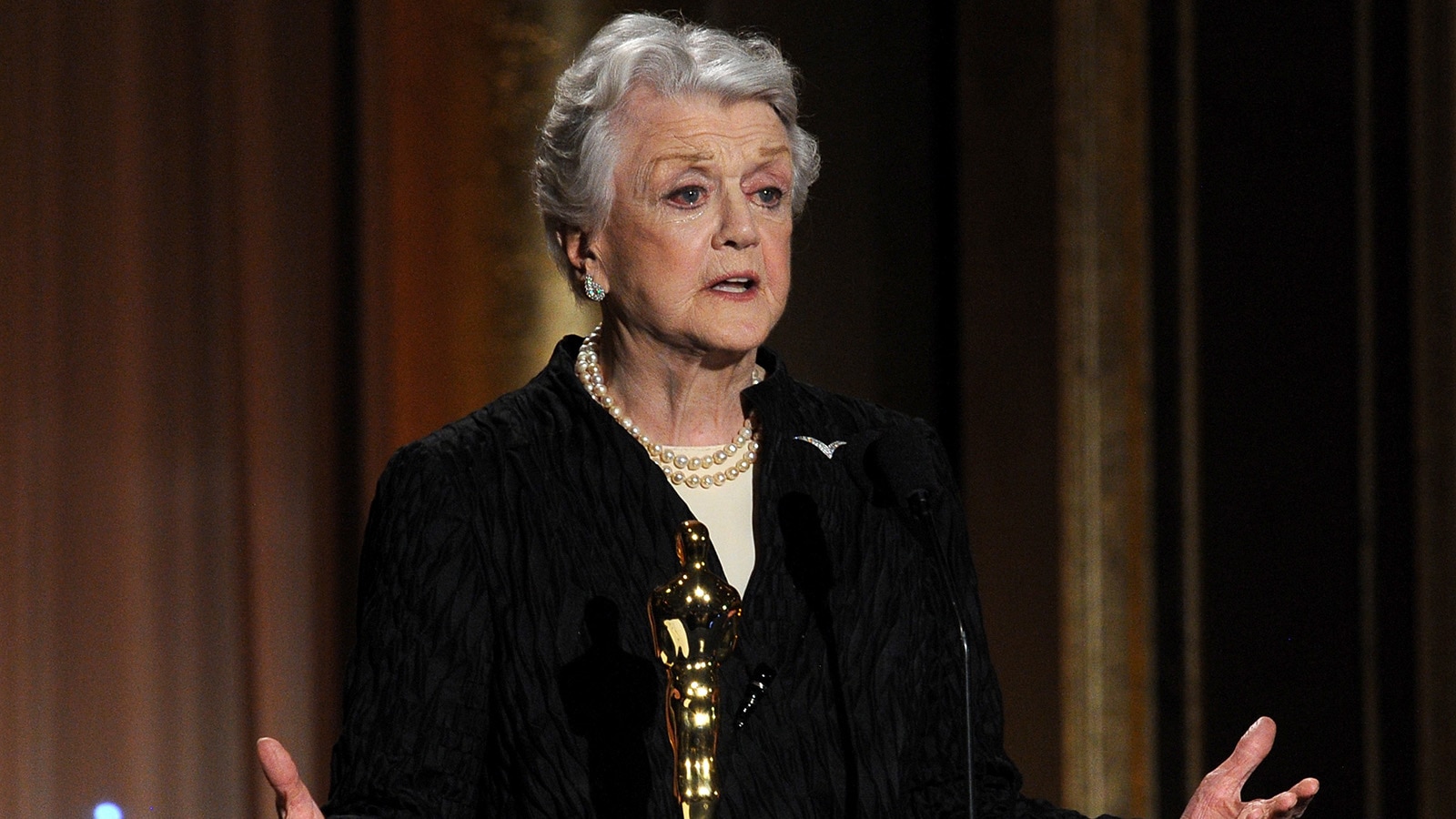 Watch Access Hollywood Interview Angela Lansbury Faces Backlash On Twitter Over Sexual Harassment Comments Nbc Com
