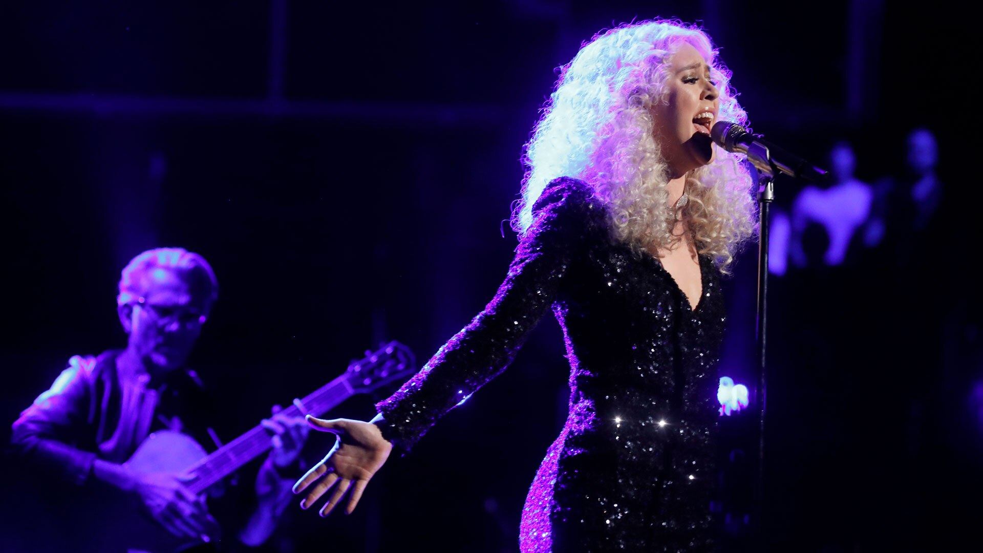 Watch The Voice Highlight: Chloe Kohanski: "I Want to Know What Love Is