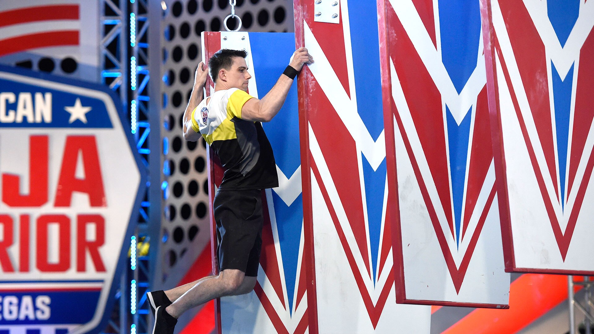 Watch American Ninja Warrior Highlight Sean Bryan Stage 3 Finals