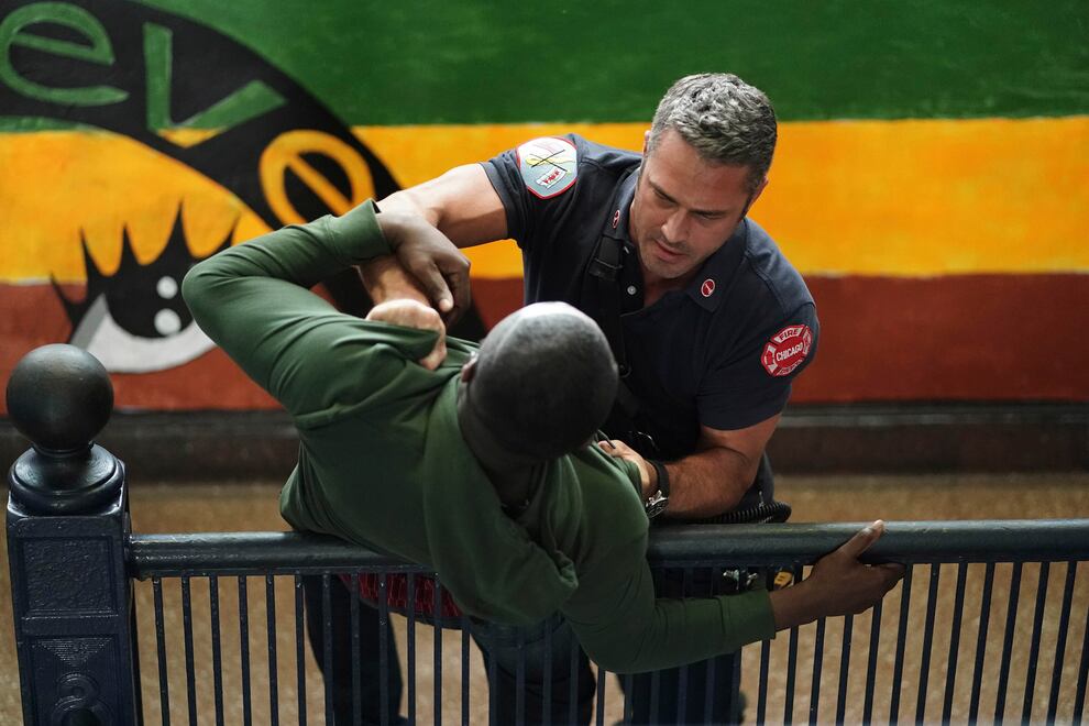 Chicago Fire Ignite on Contact Photo 3029847