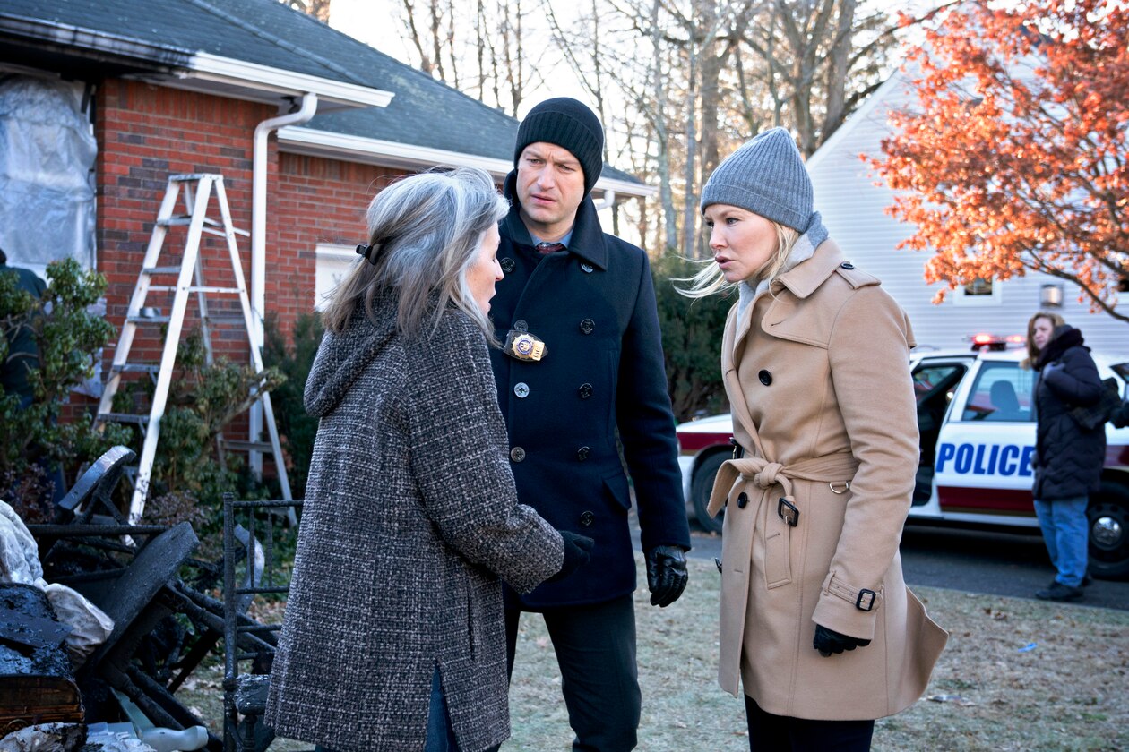 Law & Order: Special Victims Unit: Info Wars Photo ...