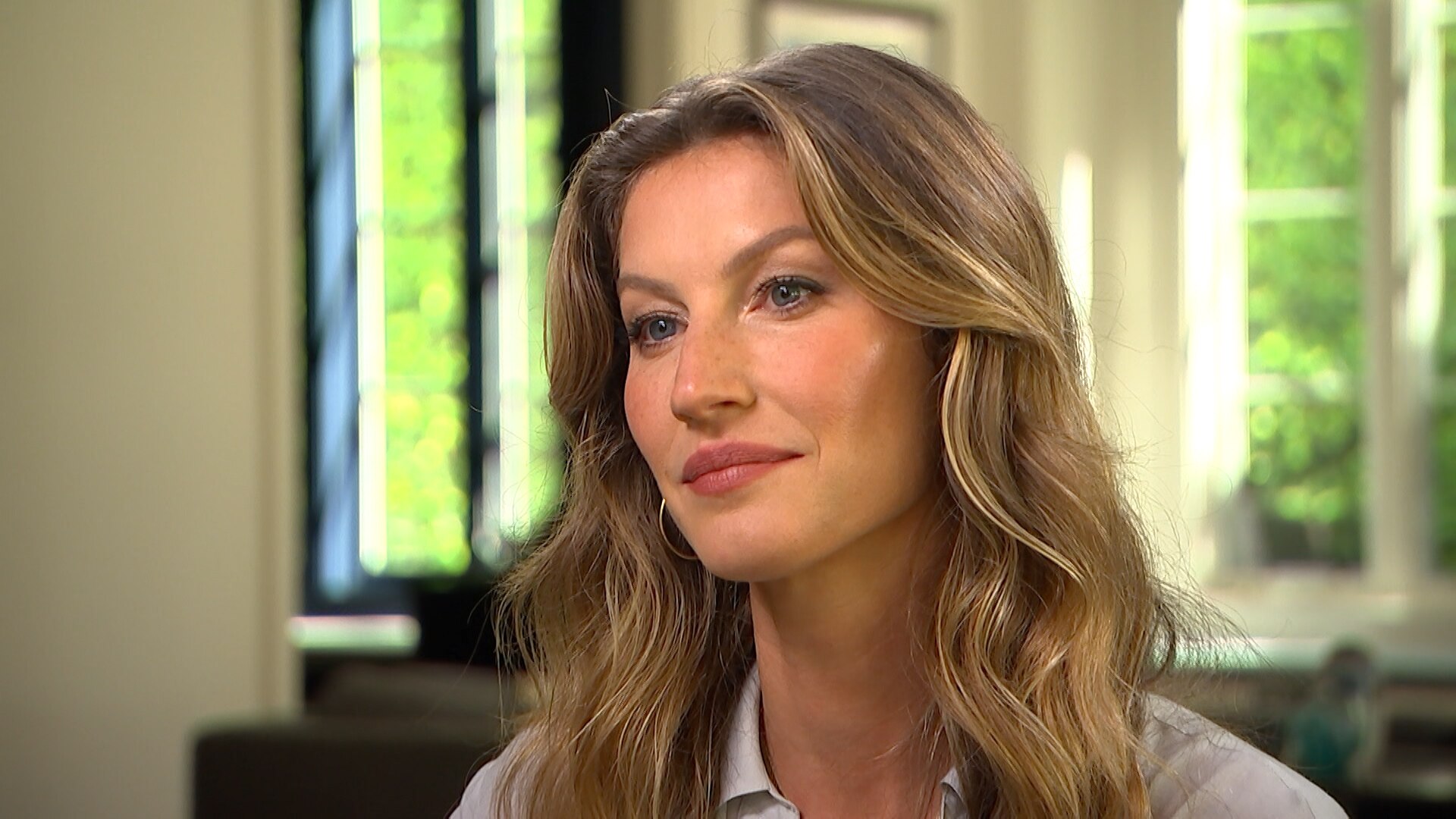 Watch Access Hollywood Highlight Gisele Cries In Emotional Interview As She Discusses Thoughts