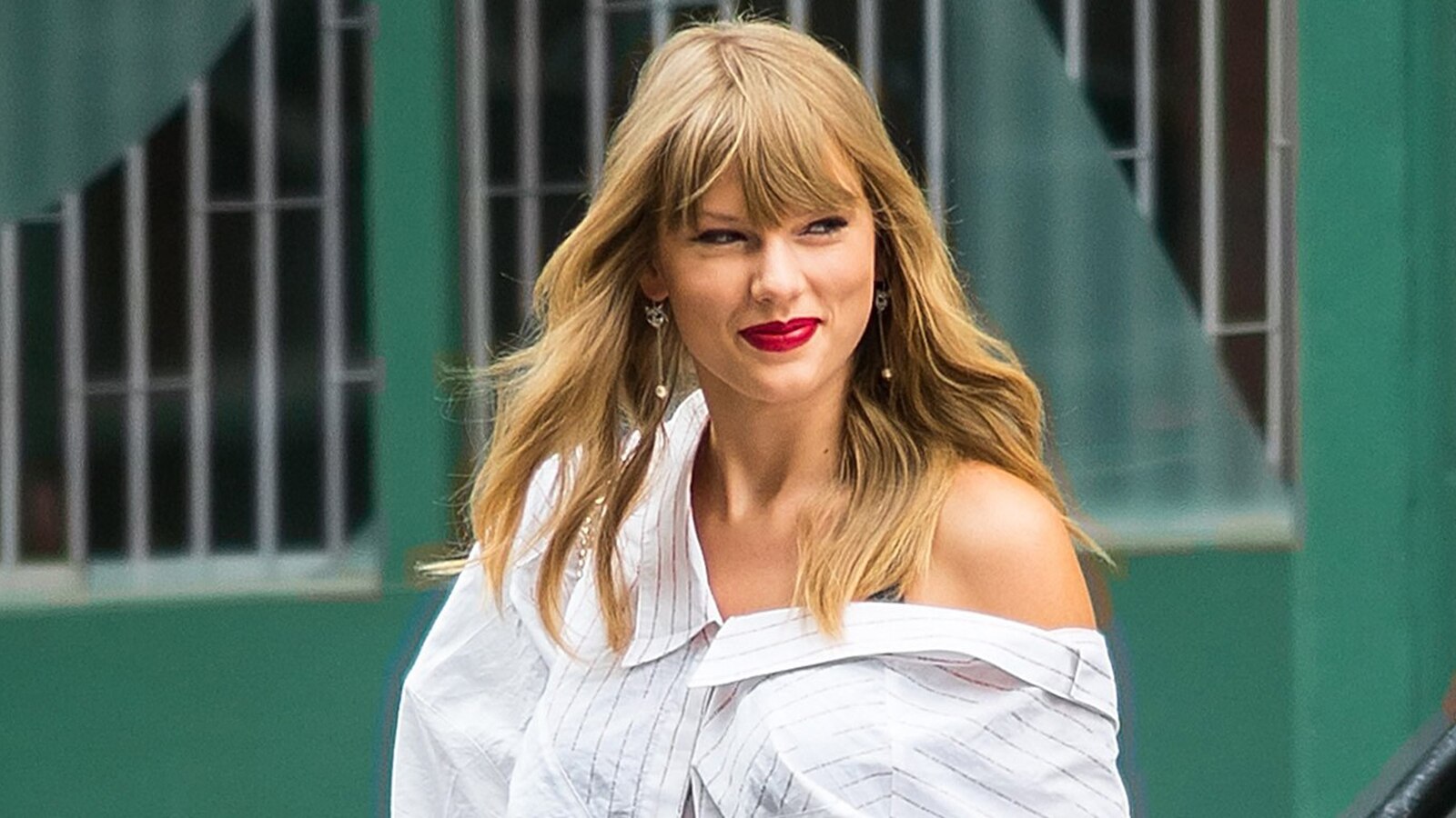 Watch Access Hollywood Interview Taylor Swift Meets 8YearOld Fan With Autism After Donating
