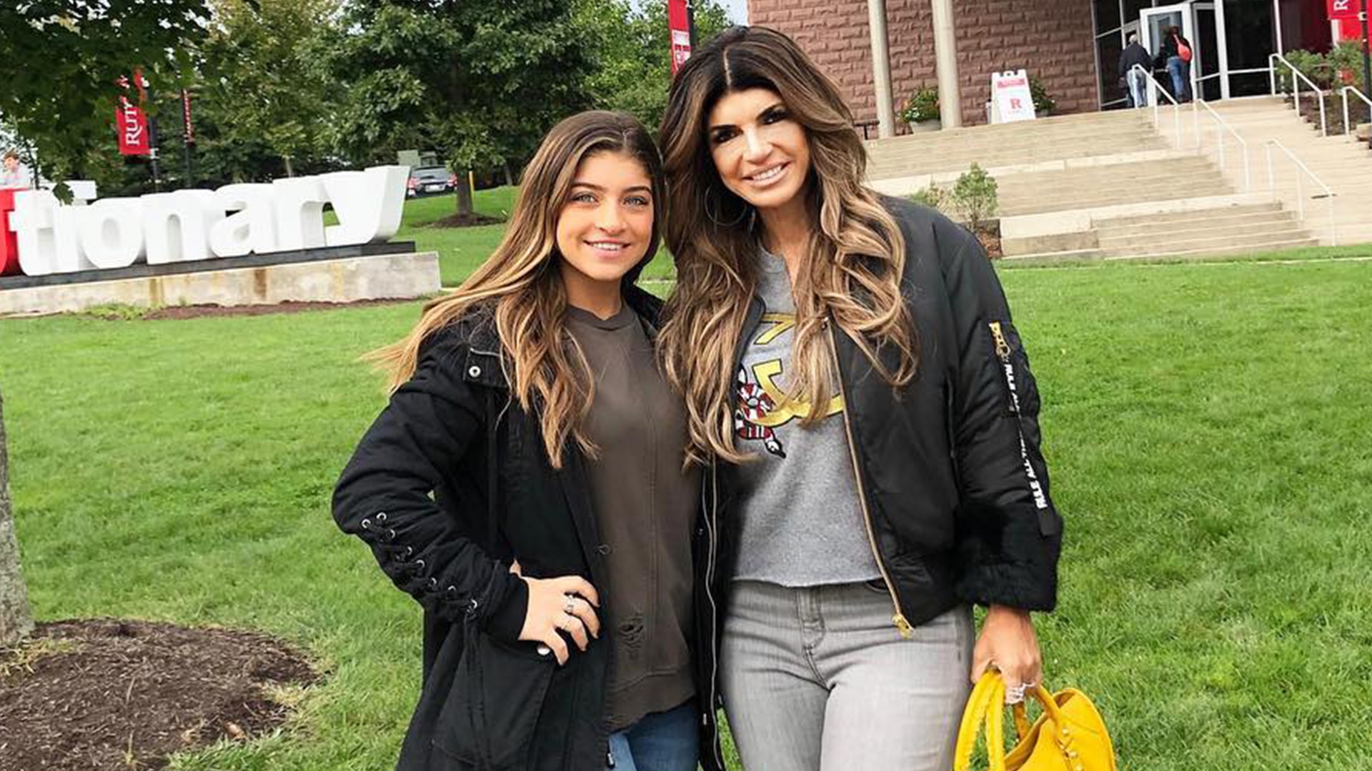 Watch Access Hollywood Interview Teresa Giudice Goes On College Tour