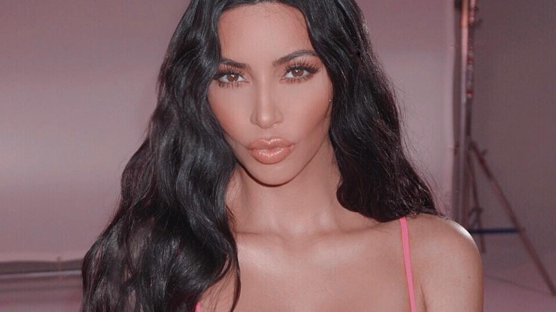 Watch Access Hollywood Interview Kim Kardashians Sexiest Instagram Snaps Of 2018