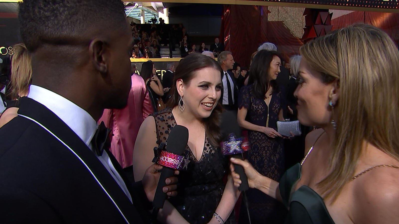 Watch Access Hollywood Interview 2018 Oscars 'Lady Bird's' Beanie