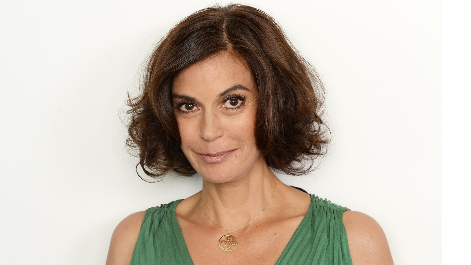 Watch Access Hollywood Interview Teri Hatcher Slams Report That She's