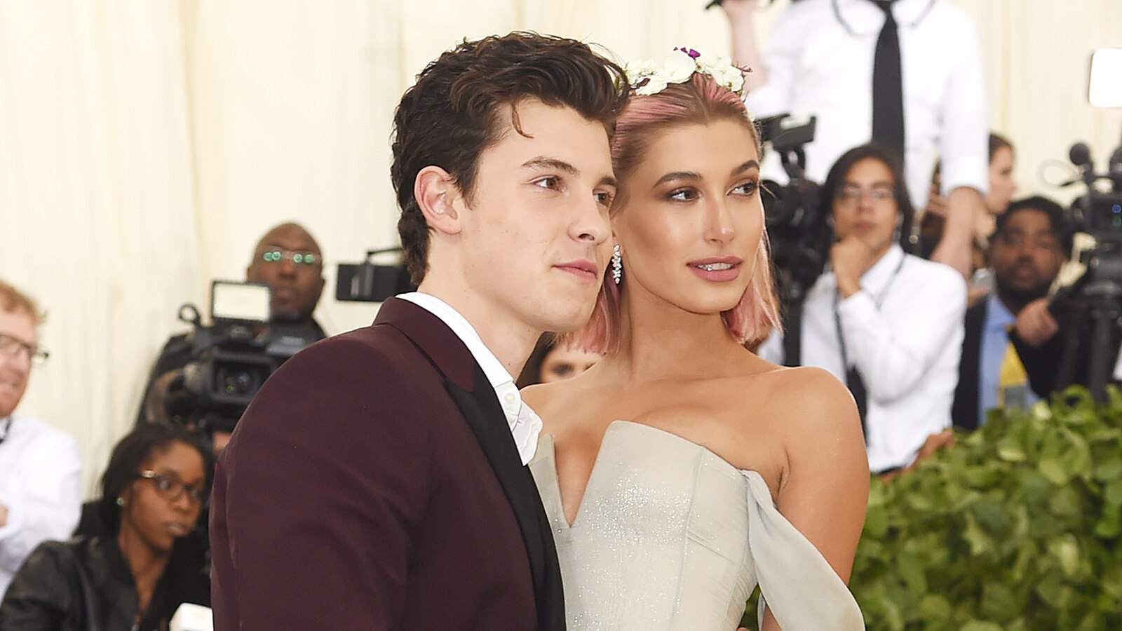 Watch Access Hollywood Interview Shawn Mendes Reveals He Texted Hailey