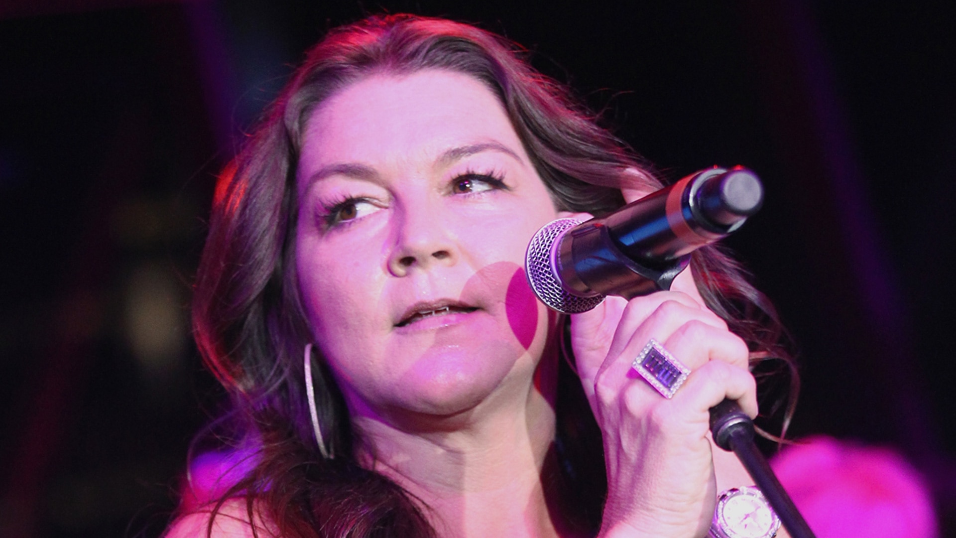 Watch Access Hollywood interview 'Country Singer Gretchen Wilson Arres...