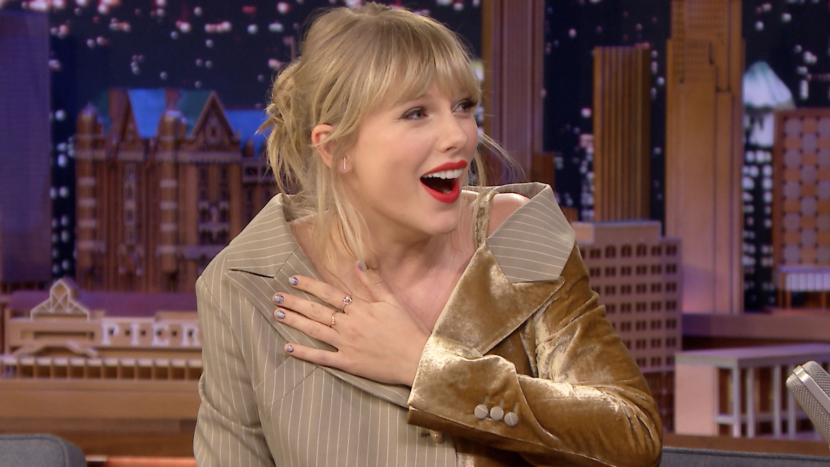 Watch The Tonight Show Starring Jimmy Fallon Interview: Taylor Swift
