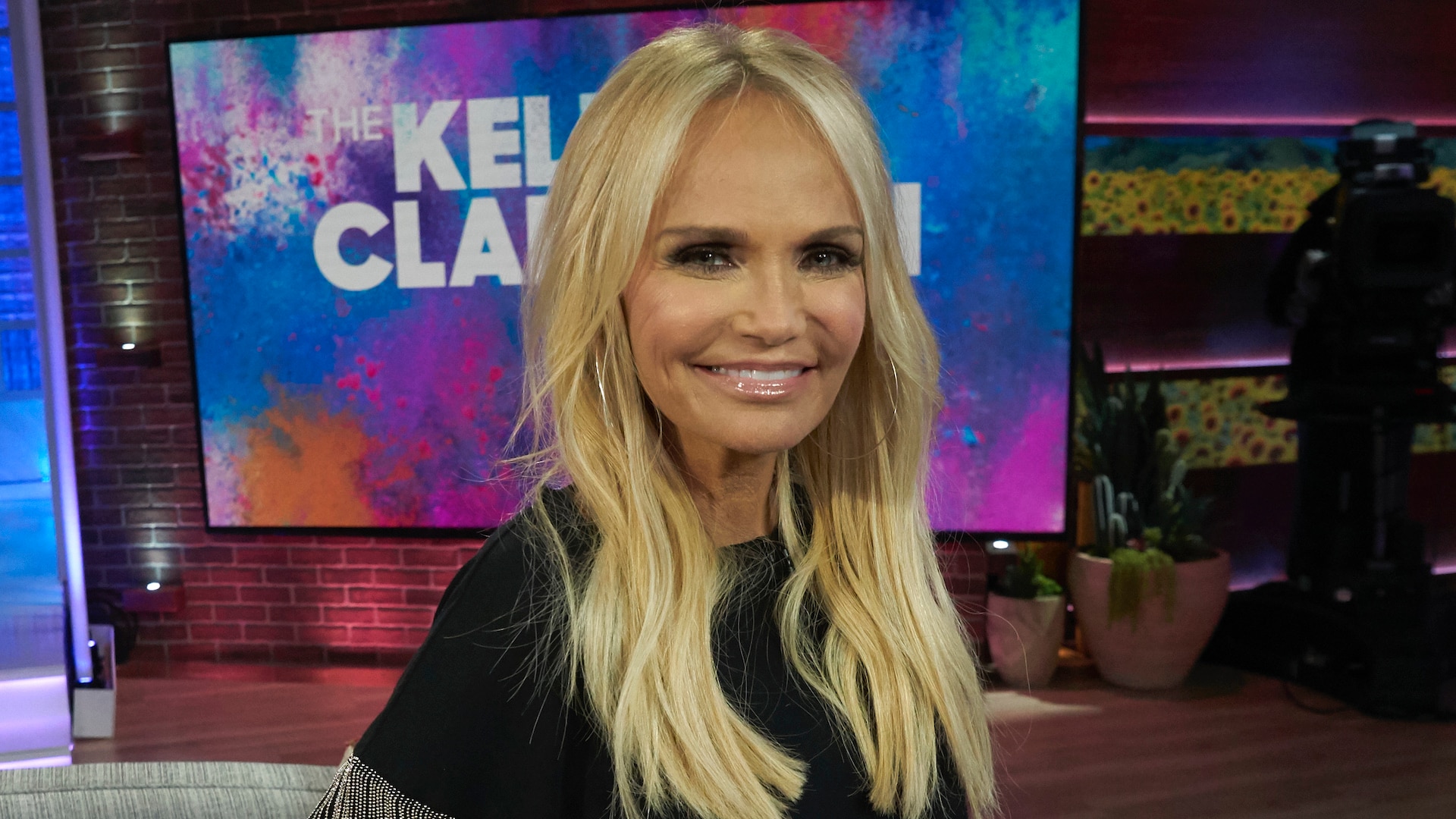 Watch The Kelly Clarkson Show Highlight Kristin Chenoweth