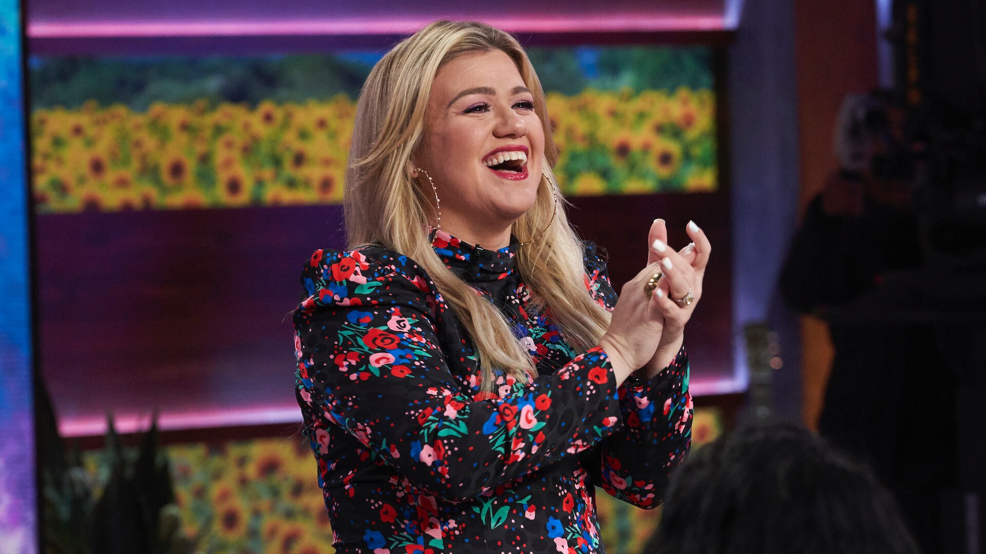 Watch The Kelly Clarkson Show Highlight Daughter Brings