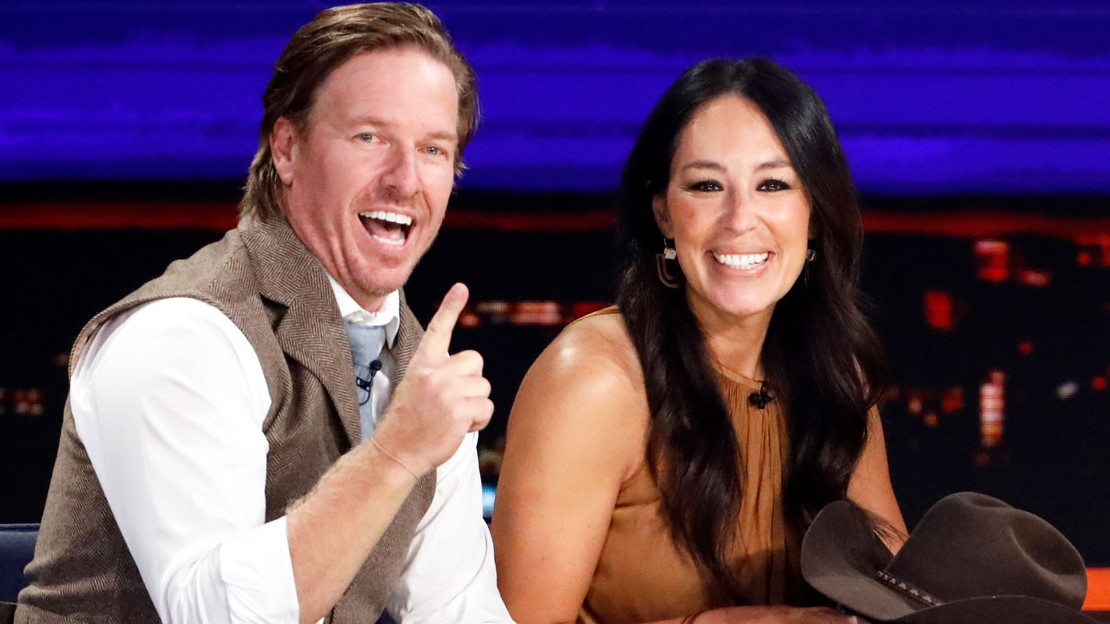 Watch The Tonight Show Starring Jimmy Fallon Interview Chip and Joanna(01)