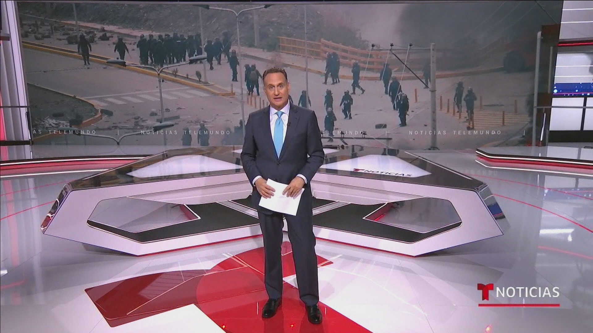 Watch Noticias Telemundo Episode Noticias Telemundo 1111