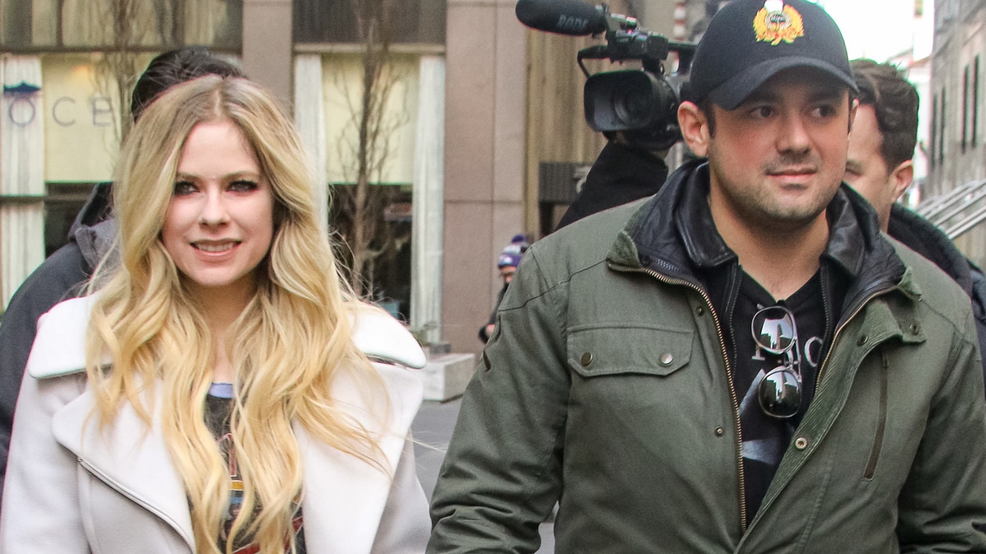 Watch Access Hollywood Interview: Avril Lavigne And Billionaire