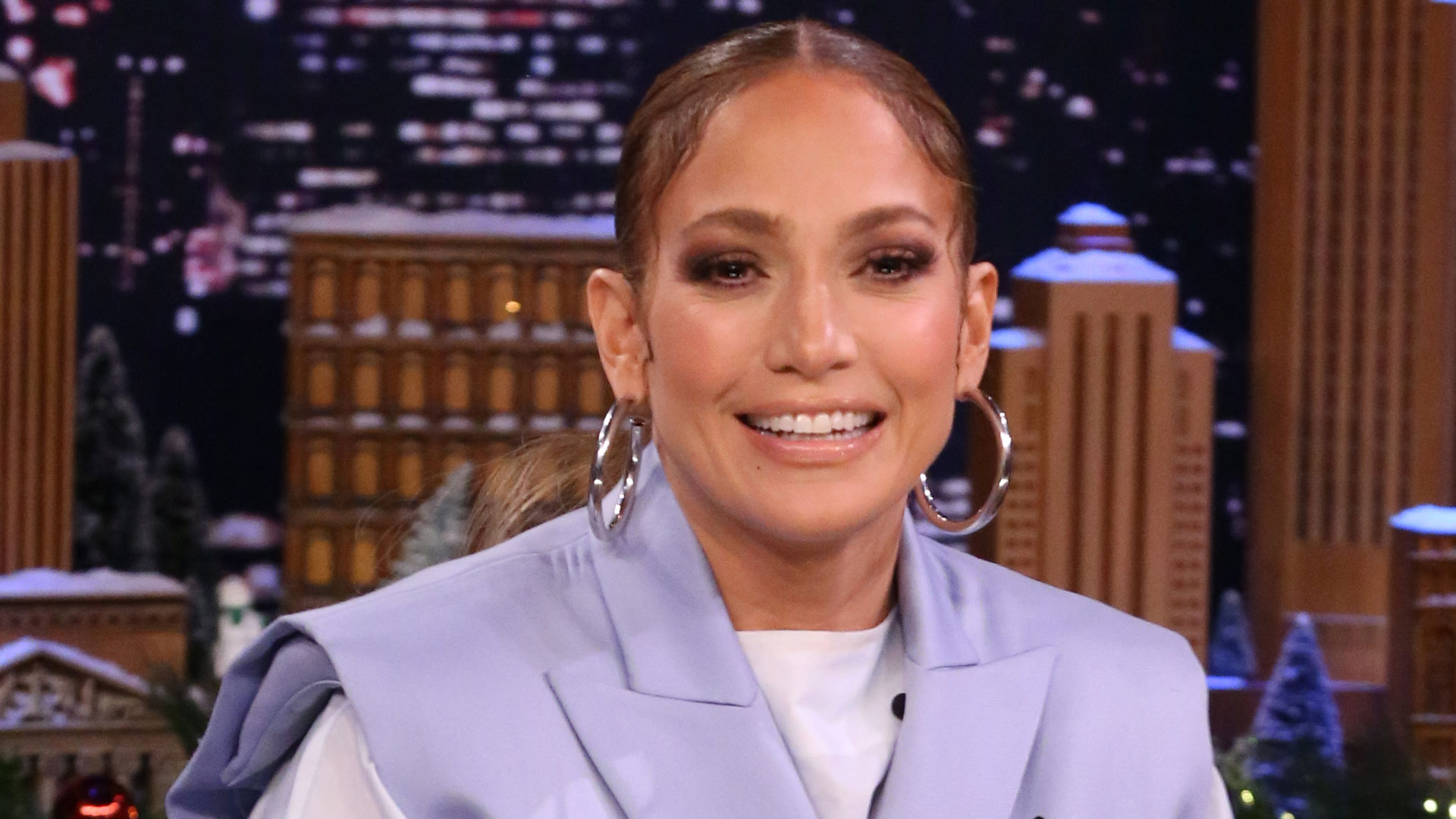 Watch The Tonight Show Starring Jimmy Fallon Interview: Jennifer Lopez Teases Super ...1920 x 1080