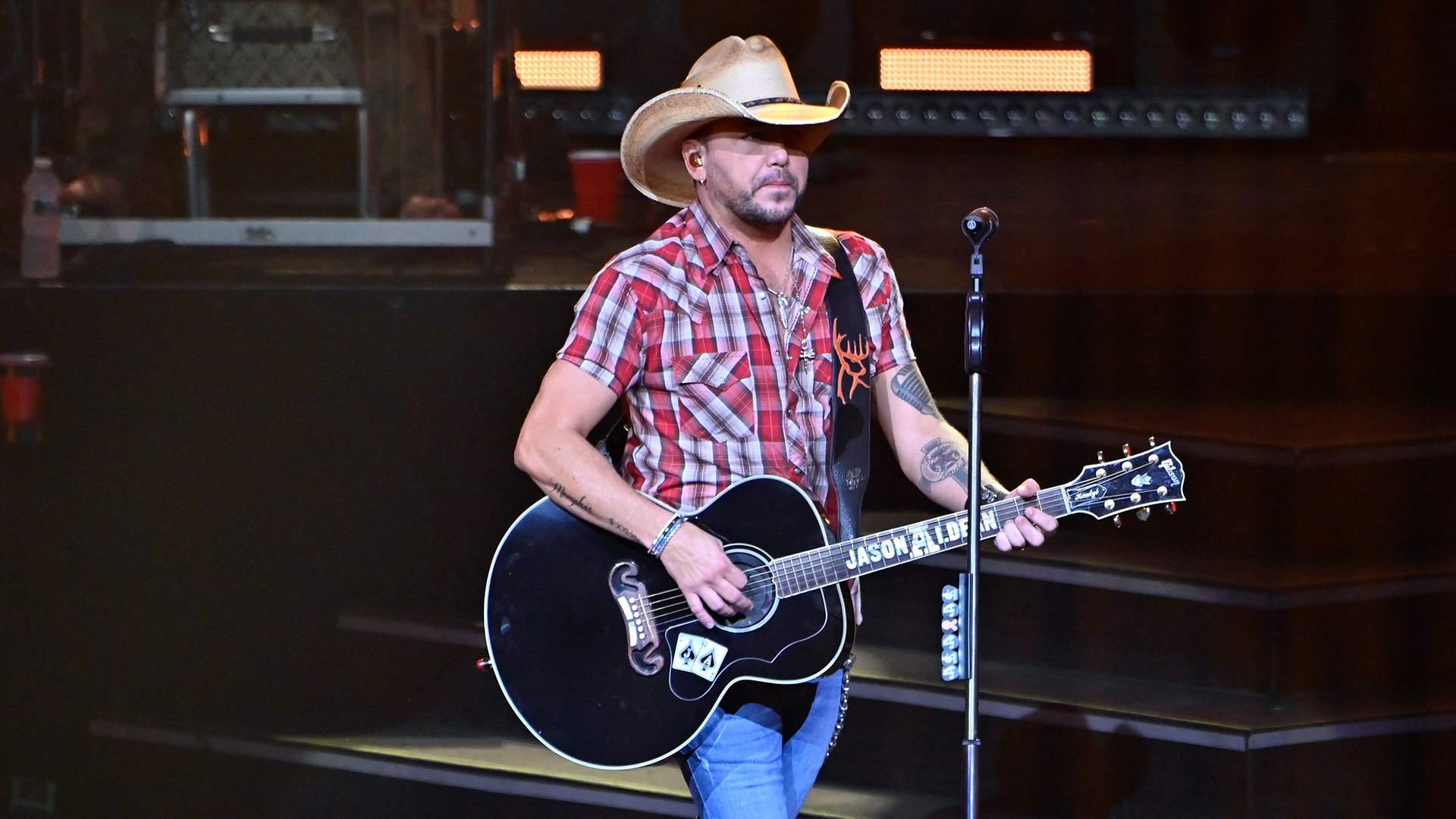 Watch Access Hollywood Interview Jason Aldean Performs First Full