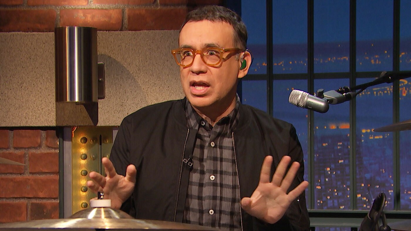 Watch Late Night with Seth Meyers Highlight: Fred Judges a Book by Its