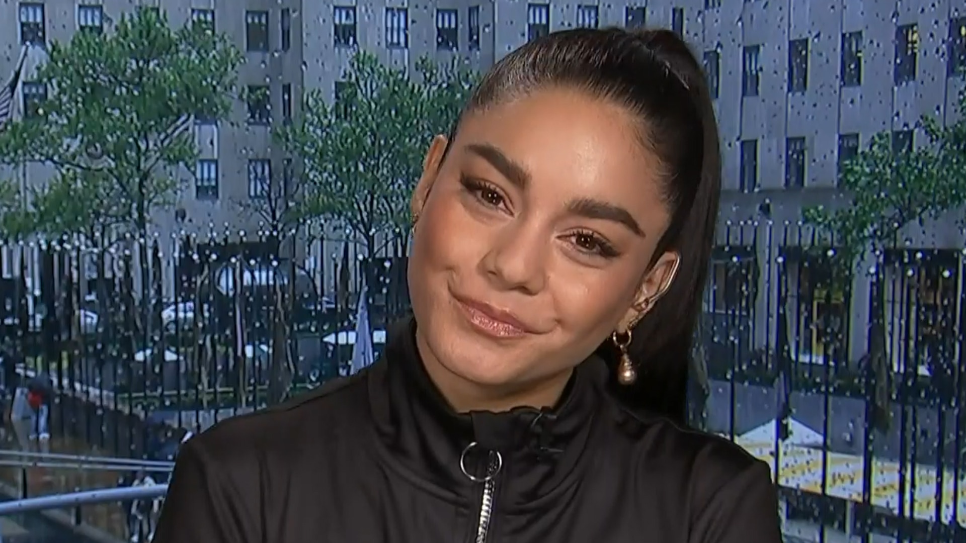 Watch Access Hollywood Interview Vanessa Hudgens Spills The Secret To Her Rock Hard Abs Try 