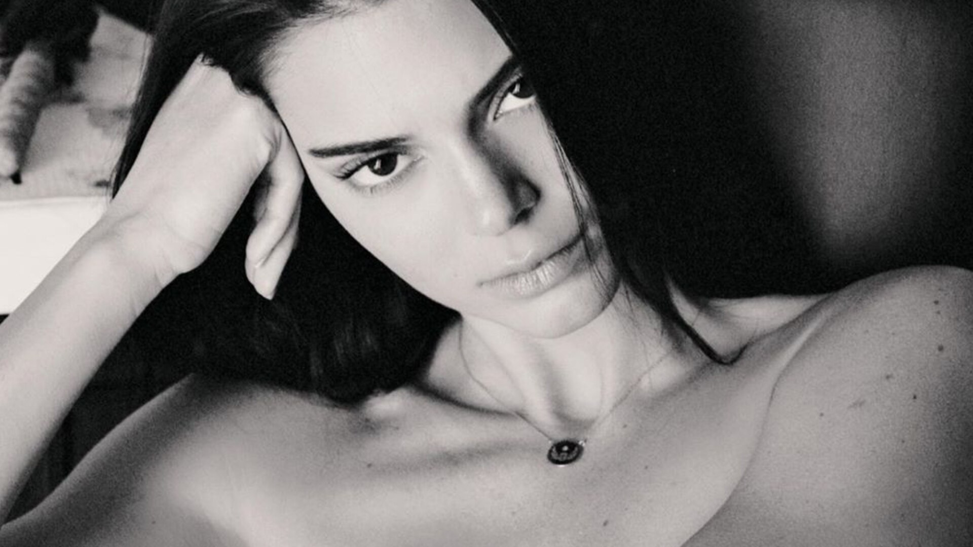 Watch Access Hollywood Interview: Kendall Jenner Makes Hearts Race With Nud...