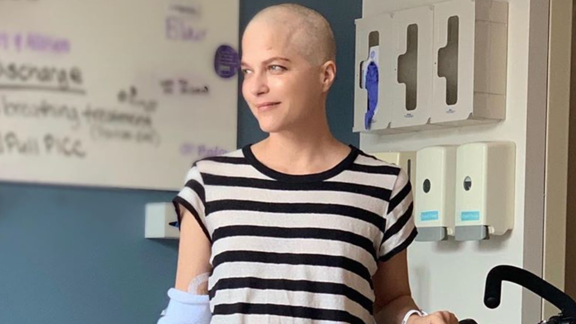 Watch Access Hollywood Interview Selma Blair Proudly Shows Shaved Head In Hospital From Ms 6557