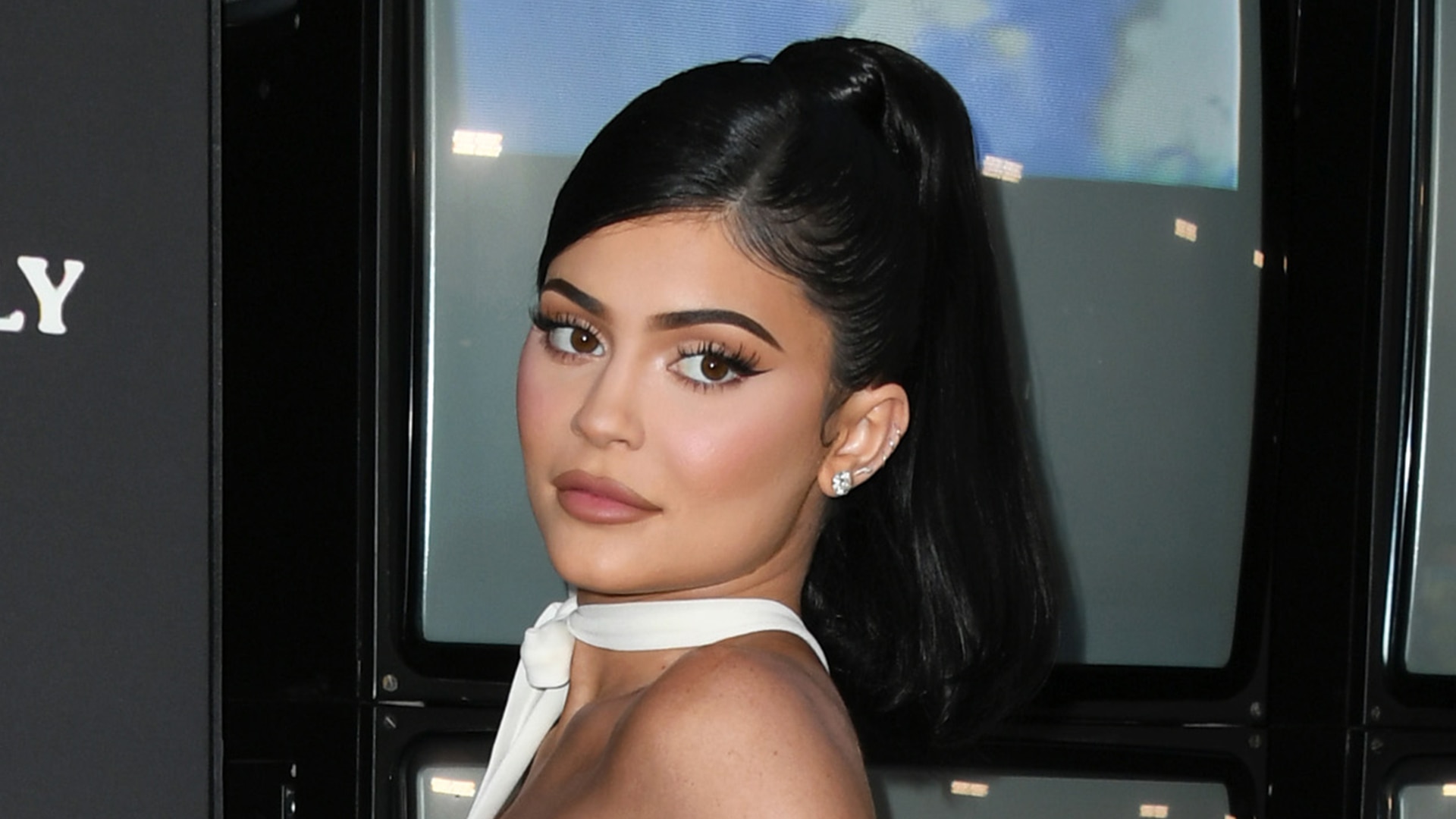 Watch Access Hollywood Interview Kylie Jenner Hospitalized For Flu Like Symptoms With Caitlyn 0219