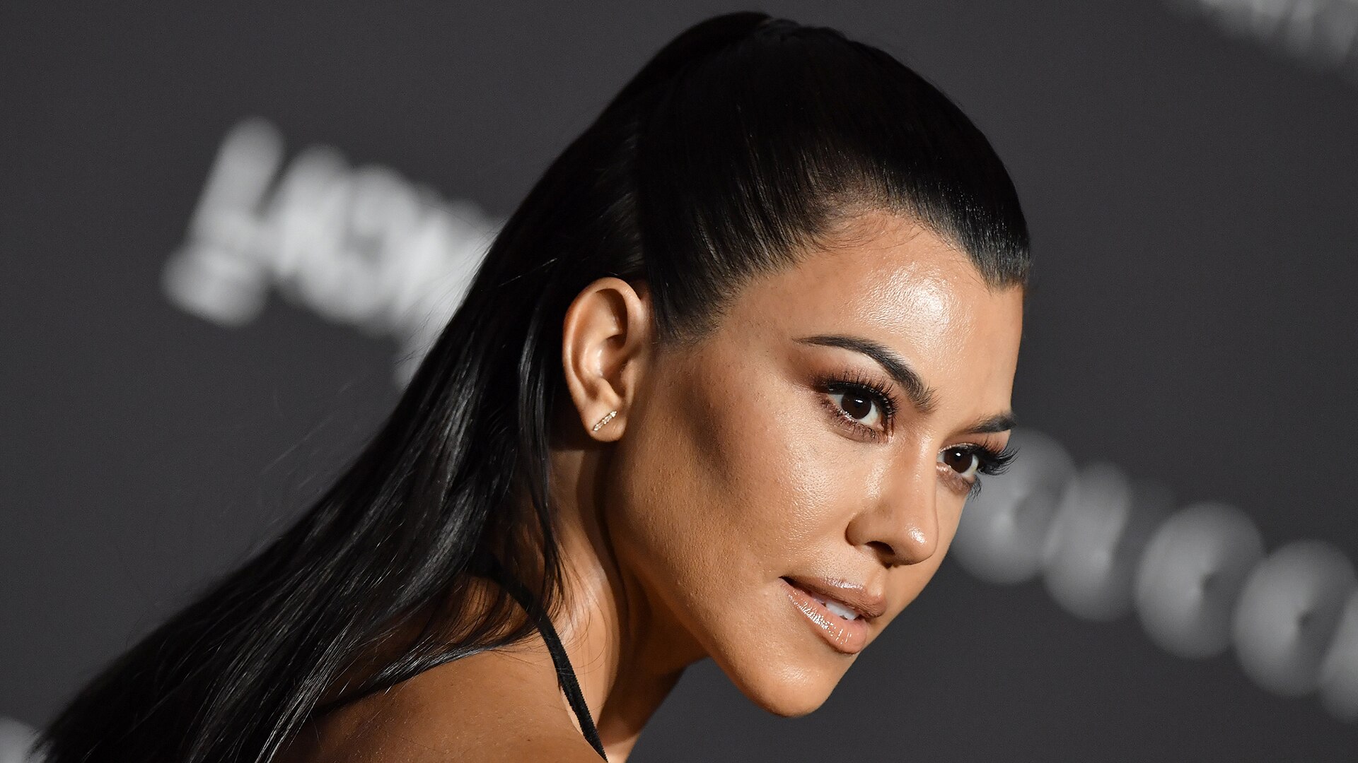 Kourtney & Kim Take New York Season 2 – The Kardashian Empire Expands Kourtney & Kim Take New York Season 2 – The Kardashian Empire Expands
