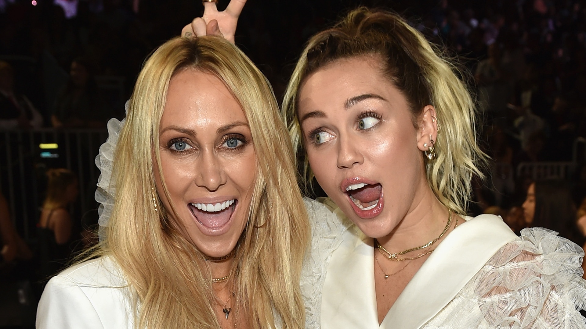 Watch Access Hollywood Interview Miley Cyrus Admits Why Mom Tish 8645