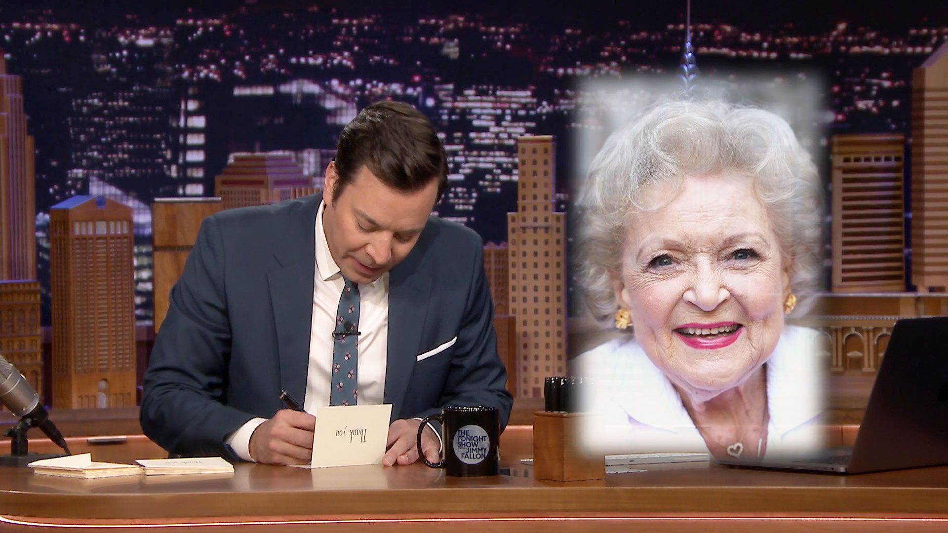 Watch The Tonight Show Starring Jimmy Fallon Highlight: Thank You Notes: Betty White ...1920 x 1080