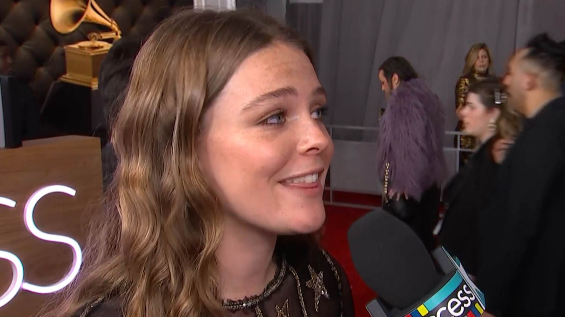 Watch Access Hollywood Interview Maggie Rogers Can’t Contain Her