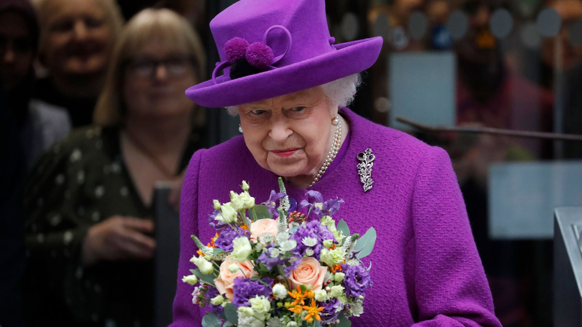 Watch Access Hollywood Interview: Queen Elizabeth II Is ...