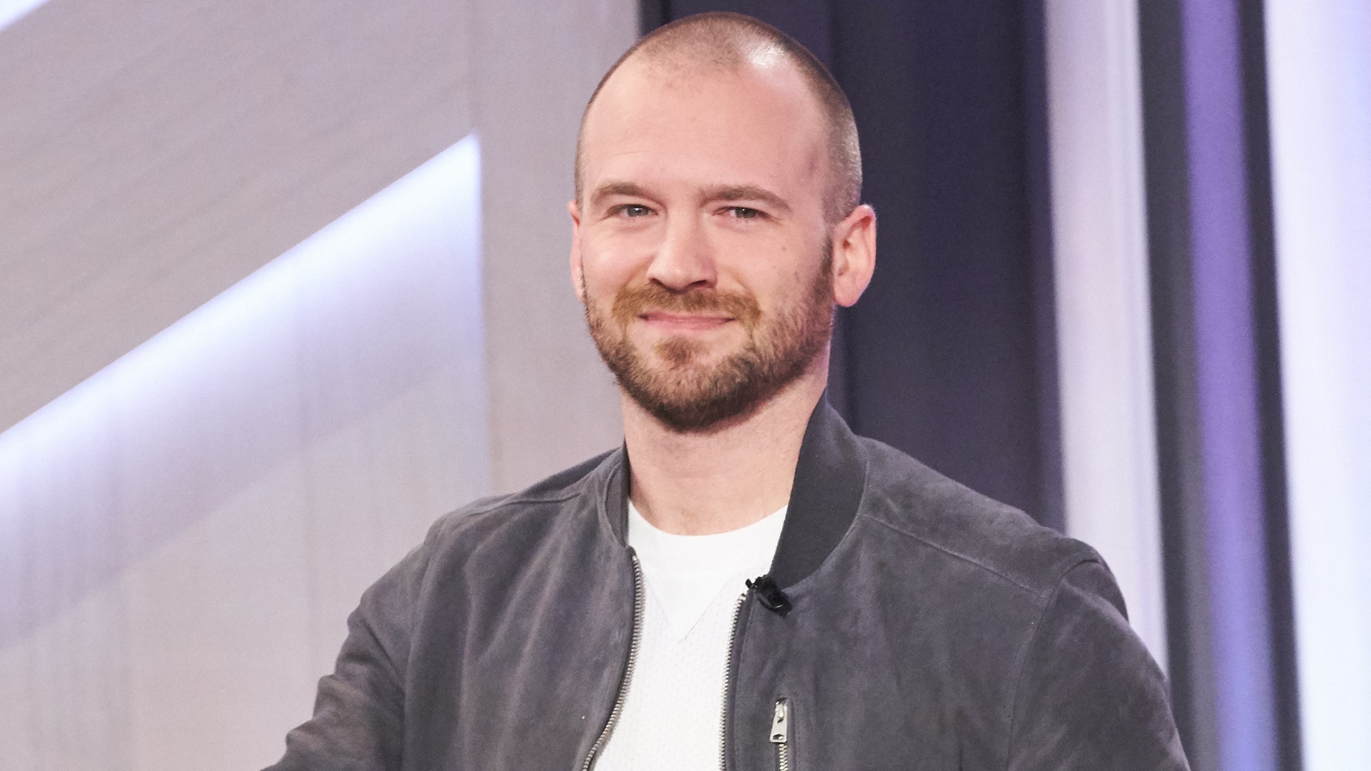 Watch The Kelly Clarkson Show Official Website Highlight Sean Evans