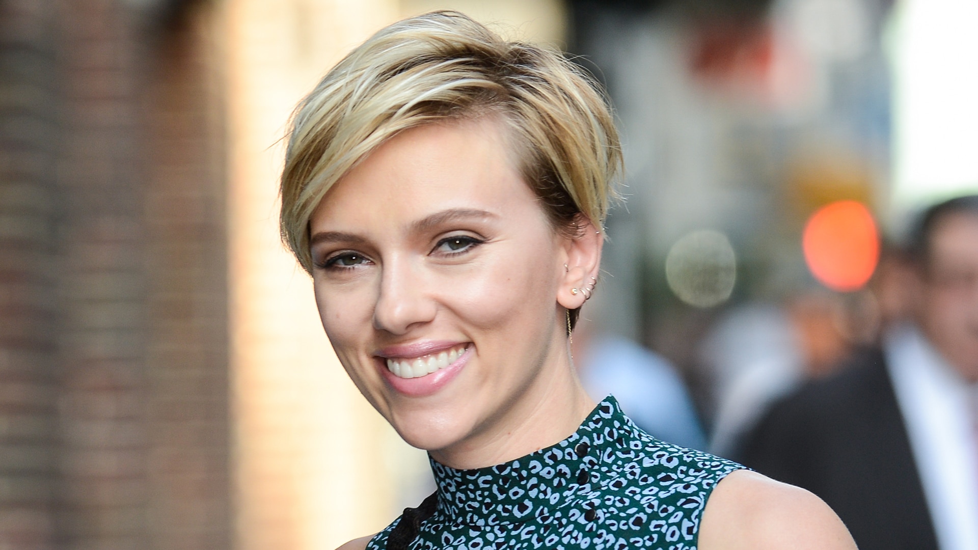 Watch Access Hollywood Interview Scarlett Johansson Says Being 'Second Choice' For Black Widow