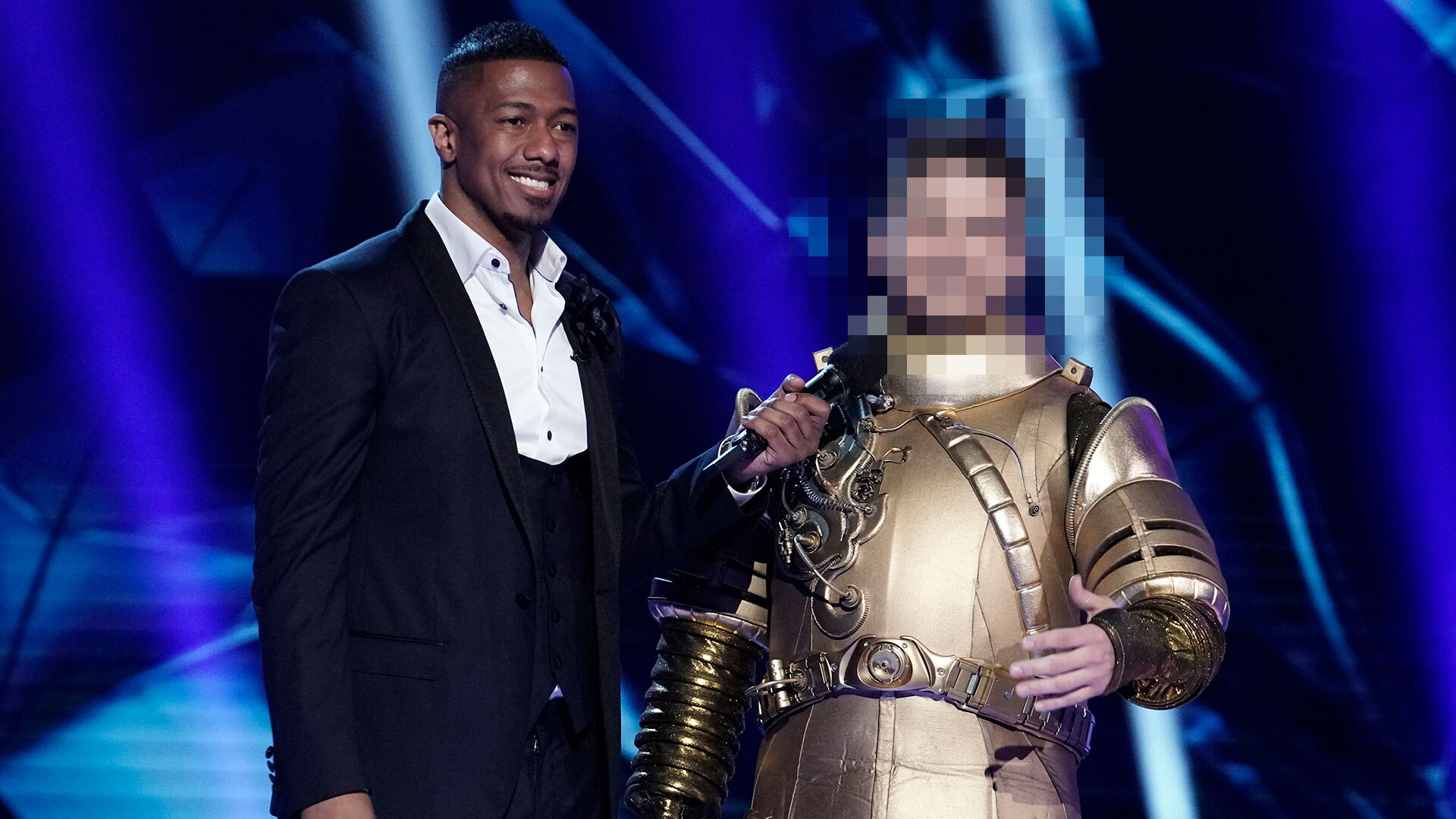 Watch Access Hollywood Interview: 'Masked Singer' Reveals Astronaut To Be This Country Star ...