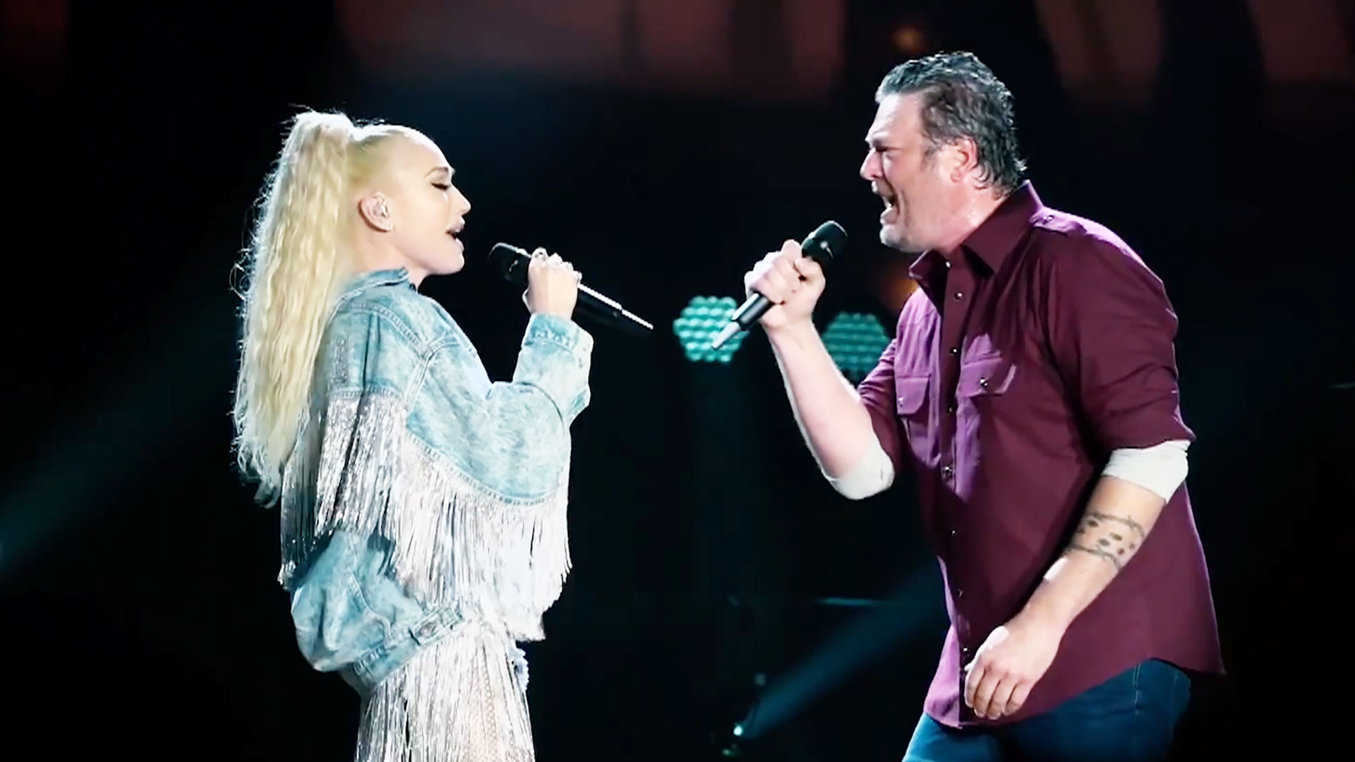 Watch Access Hollywood Interview Blake Shelton And Gwen Stefani Look So In Love Singing Nobody 