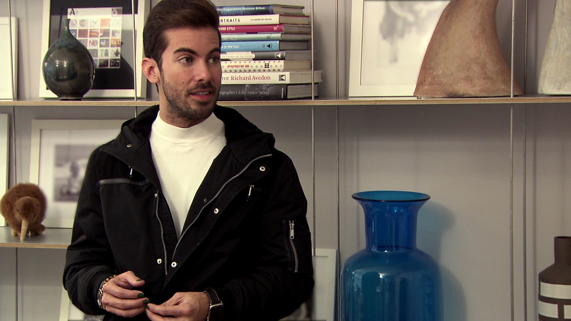 Watch Million Dollar Listing NY Sneak Peek Luis Ortiz Is Blinded By