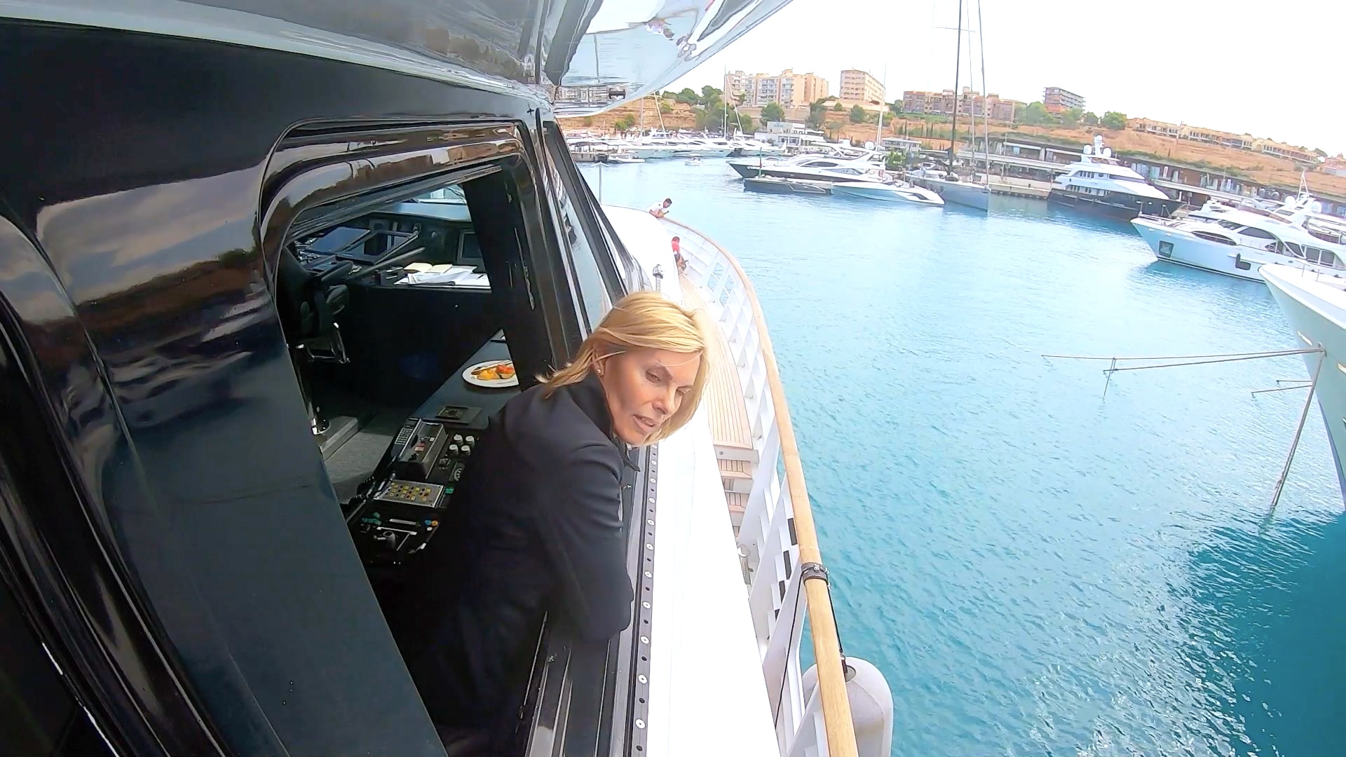 Watch Below Deck Mediterranean Sneak Peek Is Captain Sandy Yawn About To Have A Docking