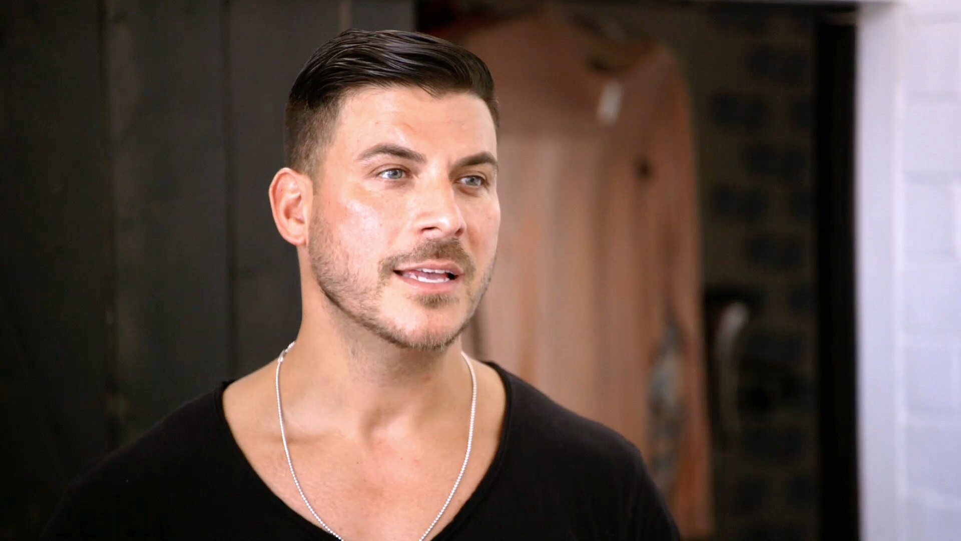 Watch Vanderpump Rules Sneak Peek Tom Sandoval Gives Jax Taylor