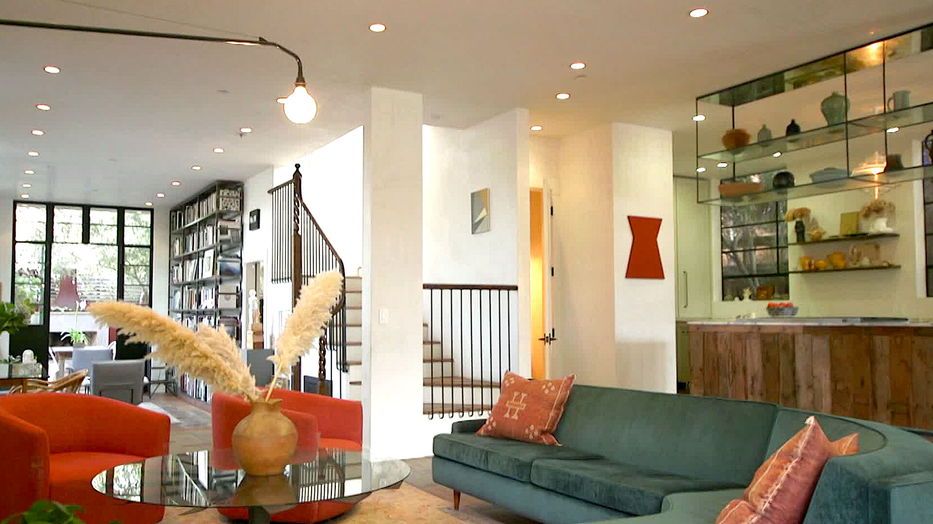 Watch Open House NYC Episode: OH NYC: Design Tours - NBC.com