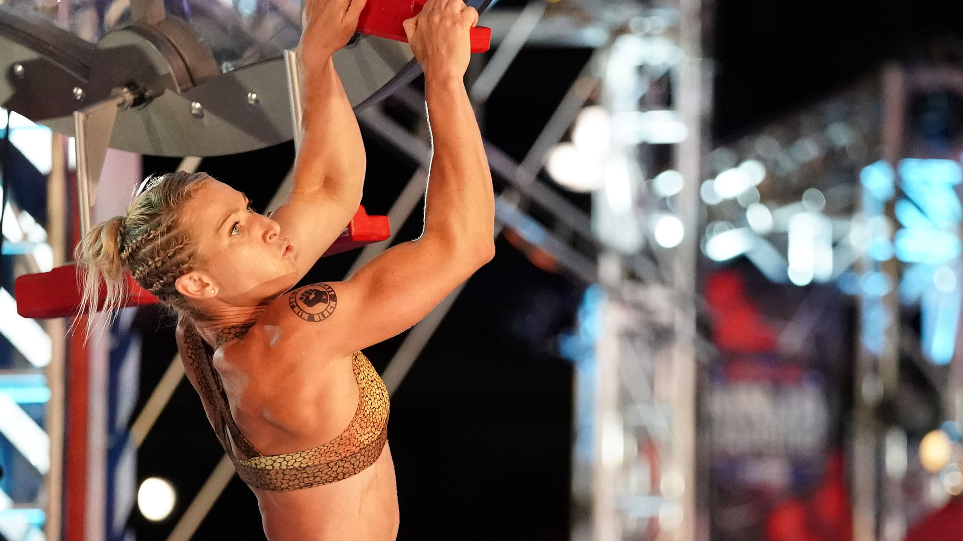 Watch American Ninja Warrior Current Preview Jessie Graff Is Back To Win American Ninja 7523