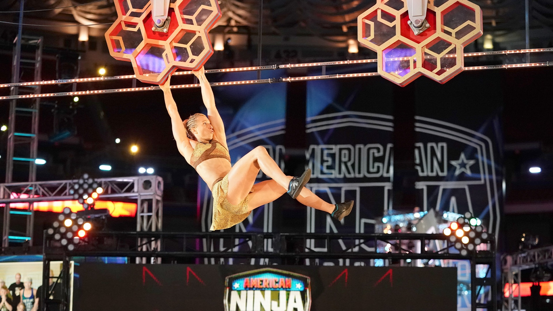 Watch American Ninja Warrior Highlight Jessie Graff Puts On A Show 