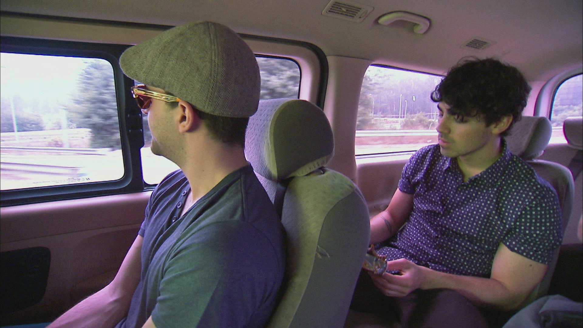 Watch Married To Jonas Episode: Los Jonas Hermanos - NBC.com