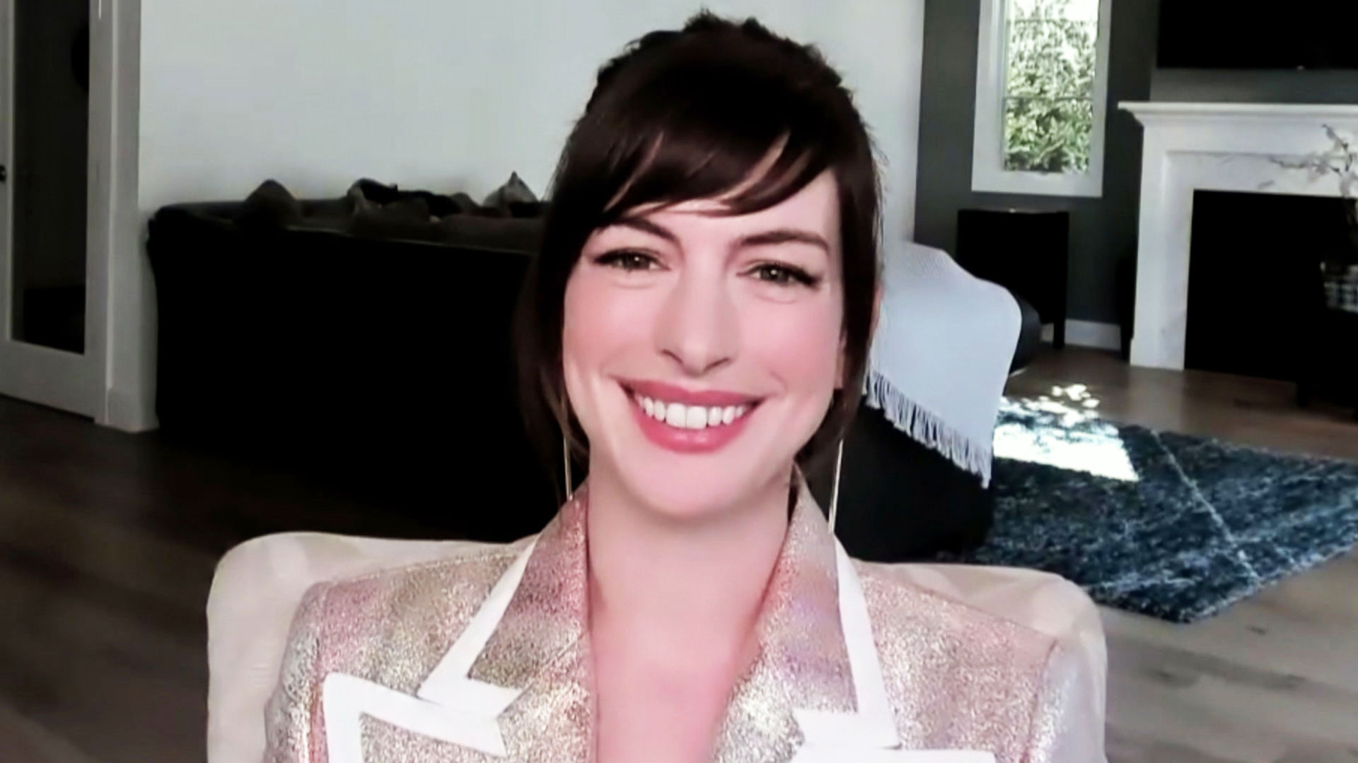 Watch Late Night with Seth Meyers Interview Anne Hathaway Shot Her