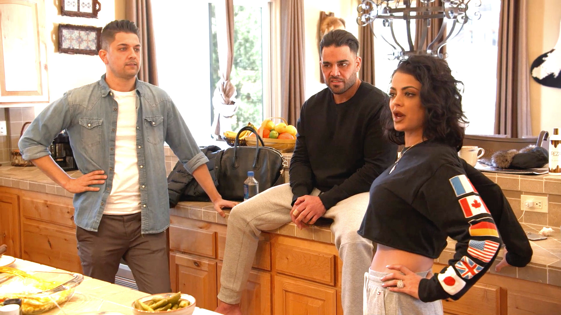 Watch A Short Kiss Goodnight (Season 7, Episode 1) of Shahs of Sunset or ge...