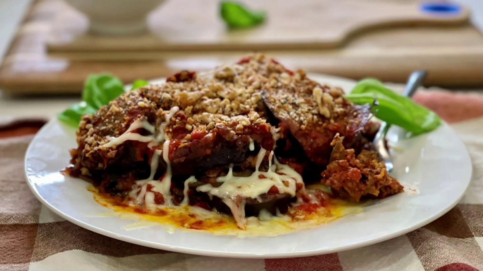 Watch TODAY Highlight: Joy Bauer makes 2 slow cooker meals: eggplant